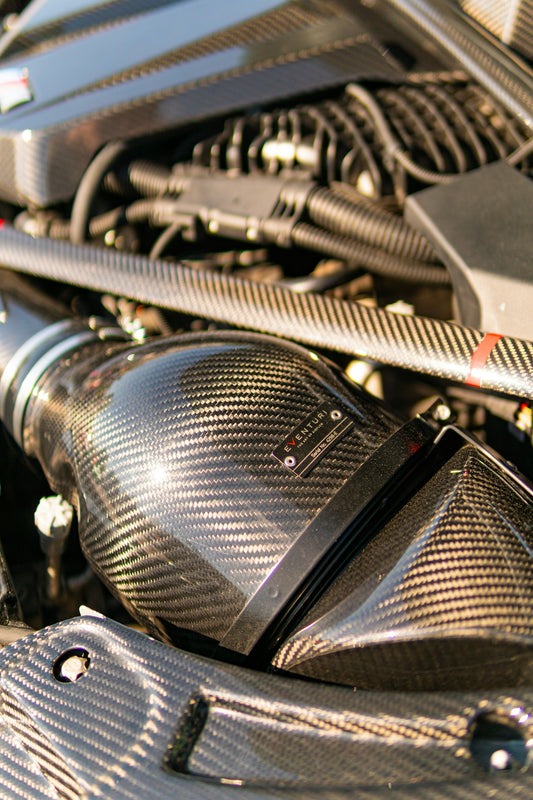 High-performance car engine with a carbon fiber air intake